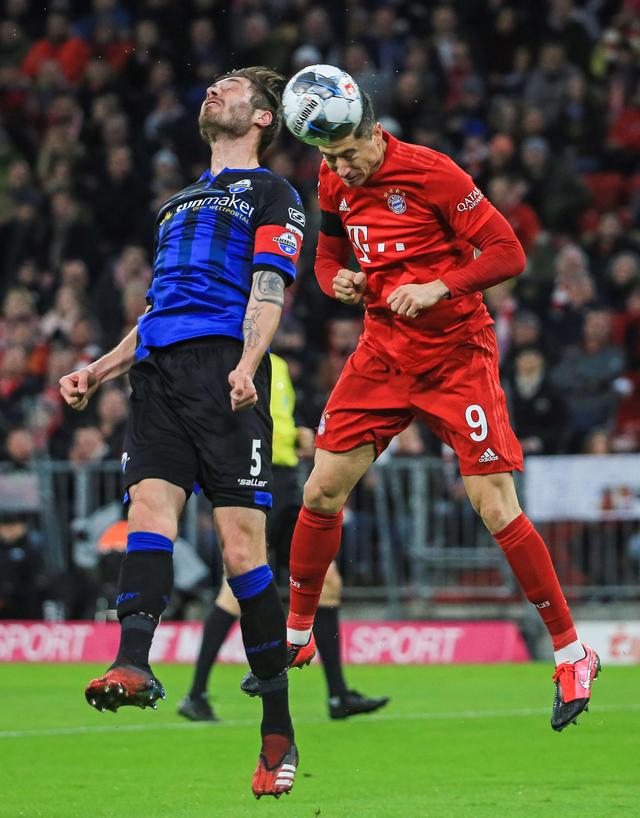 她在去年欧 她在去年欧