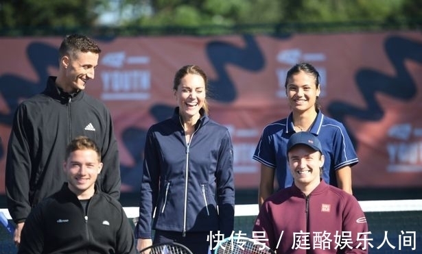 共同作用的 共同作用的